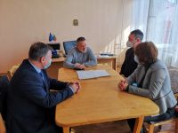 Кметът Галина Стоянова и депутатът Борис Кърчев провериха ремонта на Поликлиниката