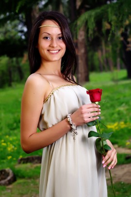 Петя Иванова - кандидатка за Царица Роза 2013