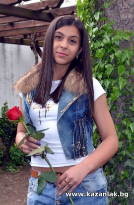 Искра Минтова - кандидатка за Царица Роза 2014