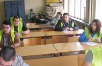 Кандидат студенти на изпит днес в гимназията по транспорт в Казанлък