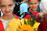 Първенецът на училищата в областта ППМГ “Н. Обрешков“ посрещна своите 700 гимназисти / Новини от Казанлък