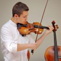 Уникална 300-годишна цигулка в Казанлък