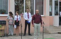Преподаватели и ученици приветстваха новата учебна година в ПГ “Иван Хаджиенов“ / Новини от Казанлък