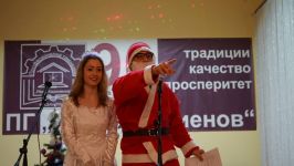Хаджиеновци посрещнаха Коледа с игри и награди / Новини от Казанлък