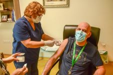 25 медици са първите ваксинирани в Стара Загора / Новини от Казанлък