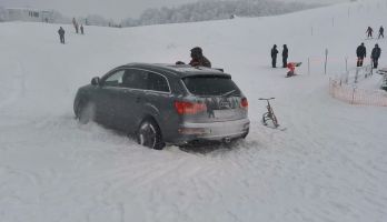 Автомобил и УТВ на ски пистите на Бузлуджа / ВИДЕО / Новини от Казанлък