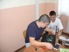 Хаджиеновци - професионалисти и в компютърните технологии / Новини от Казанлък
