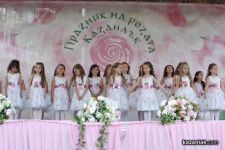 Принцесите на розата на Казанлък засияха на най-детския празник / Новини от Казанлък