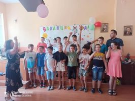 Учениците от IV Б клас на ОУ “Георги Кирков“ завършиха с последен урок и тържествена церемония