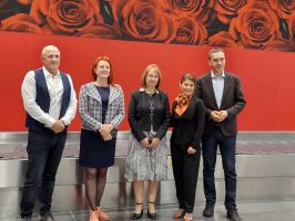 Над 150 казанлъшки рози ще радват посетителите на летище Бургас / Новини от Казанлък