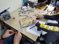 Млади инженери направиха светофарно регулиране на кръстовище / Новини от Казанлък