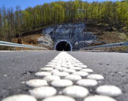 Министър Гроздан Караджов ще нищи бъдещето на тунела под Шипка 