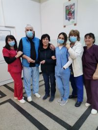 Героите от града: Екип на казанлъшката болница спаси жена в кома с коронавирус / Новини от Казанлък
