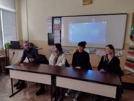 Доброволците гостуваха в ОУ „Никола Вапцаров”  / Новини от Казанлък