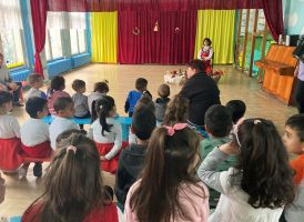  Баба Марта закичи малчуганите от детската градина в село Шейново 