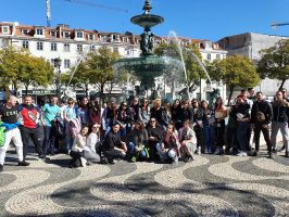 Зрелостници от ПГЛПТ обмениха опит в Лисабон, Португалия