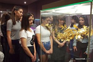 Кандидатките за Царица Роза 2022 посетиха културни институти в града  / Новини от Казанлък