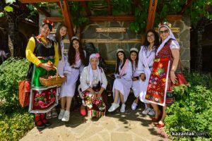 Над 8 000 гости посетиха Дни на розата в Дамасцена / Новини от Казанлък
