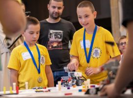 ДАПР „ИКТ Център“ с бронзова купа и много награди от „Роботика за България 2022“ / Новини от Казанлък