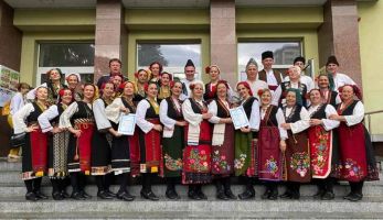 Фолклорните ни танцьори се завърнаха със злато и грамоти от Копривщица / Новини от Казанлък