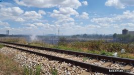 Сухи треви пламнаха край линията, край ТПК “Обединение“ / Новини от Казанлък
