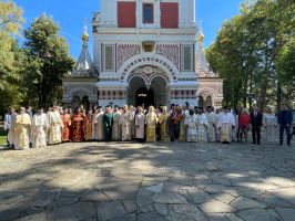 Честванията по повод 120-годишнината на храм-паметника в Шипка завършиха с връчване на ордени и плакети