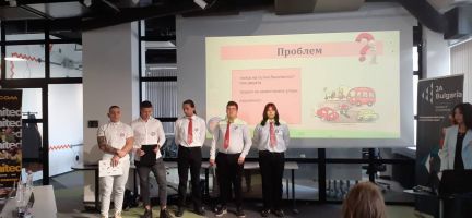 “Високотехнологични решения за градове и общности“ търсиха ученици на ПГЛПТ в Иновативен лагер в София