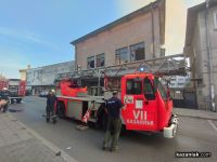 Пожарът в кино България е овладян. Горя покривът и кино залата / Новини от Казанлък