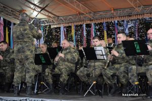 Празничен концерт на военни духови оркестри
