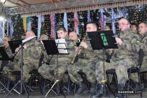 Празничен концерт на военни духови оркестри