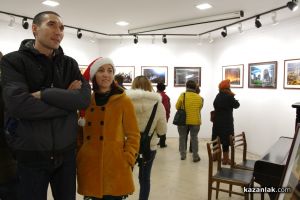 V салон на фотографски салон на казанлъшките фотографи