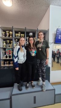 Симона Милева спечели бронзов медал на турнир по стрелба в Търговище / Новини от Казанлък