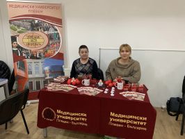 Десетки младежи посетиха четвъртото изложение на университетите и колежите в Казанлък  / Новини от Казанлък