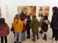 Деца и ученици проведоха урок по изкуство и БЕЛ в залите на ХГ Казанлък / Новини от Казанлък