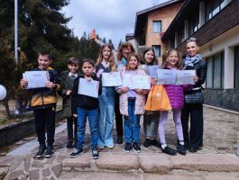 Децата от ДАПР „ИКТ Център“ с награди от Финала на IT Знайко