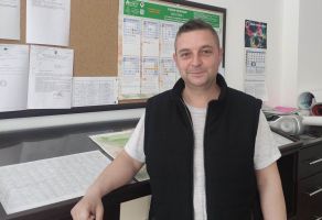 Преподавателят в ППМГ “Никола Обрешков“ Руслан Милев бе удостоен с почетното отличие „Неофит Рилски“ 