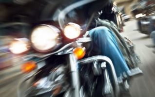 52-годишен подкара нерегистриран мотоциклет в Ягода