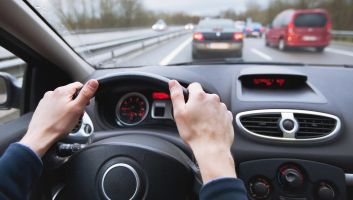 Електронното известяване на шофьорите за наложени глоби при нарушение влиза в сила до месец