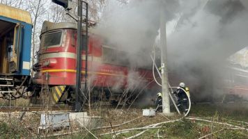Влак се запали на гара „Тулово“