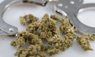 Мъжът, хванат да превозва над 15 килограма марихуана в Стара Загора остава в ареста 