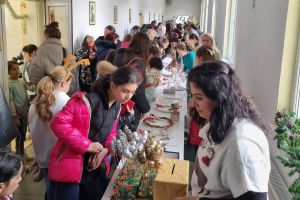 Благотворителен базар в ОУ “Св. Паисий Хиендарски“ събра 3660 лева в подкрепа на дете от училището 