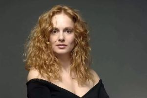 Параскева Джукелова ще председателства журито на Националния фестивал „Театрални искри”