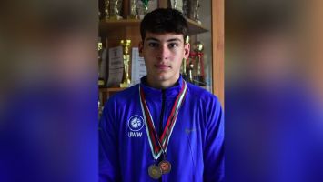 Георги Христов от ПГЛПТ с бронзов медал от престижен турнир по борба