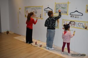 Деца рисуваха с яйца по стените в музей “Ахинора“