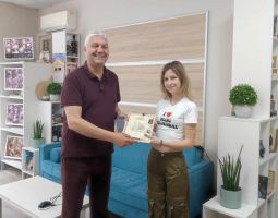 Мирослава Костадинова от ПГЛПТ с трета награда в националния конкурс за есе „Човекът – свободен и независим“
