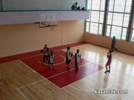 Художествената гимназия спечели Общинското по баскетбол до 10 клас / Новини от Казанлък