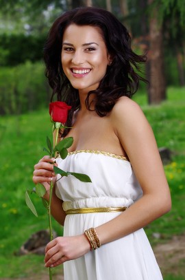Юлия Попова - кандидатка за Царица Роза 2013