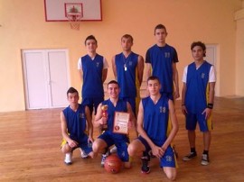Баскетболистите на СОУ „Екзарх Антим I“ се представиха отлично на Зоналното първенство / Новини от Казанлък