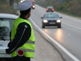 Вчера полицаите провериха 22 автомобила и санкционираха 11 нарушения / Новини от Казанлък