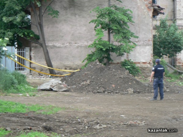 Снаряд с взривател бе открит на метри от площад Севтополис / Новини от Казанлък